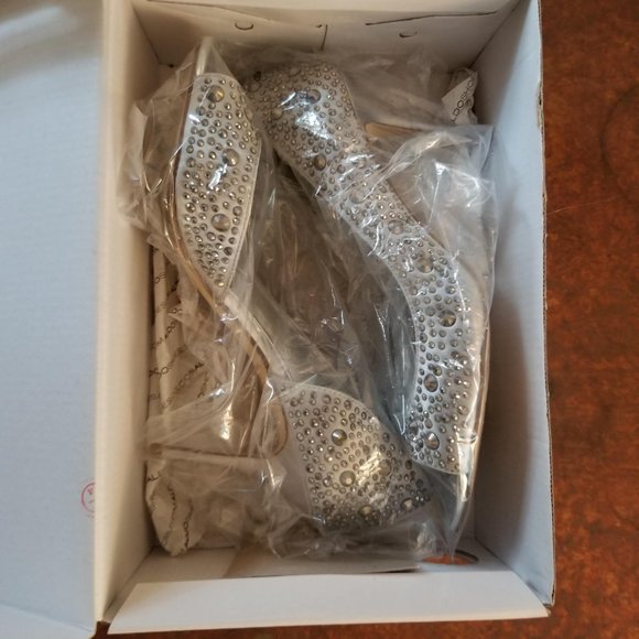 Silver shoes with rhinestones, size 38, NWT - Picture 7 of 8